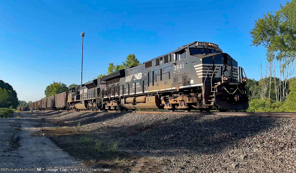 NS 3641 leads coal west.